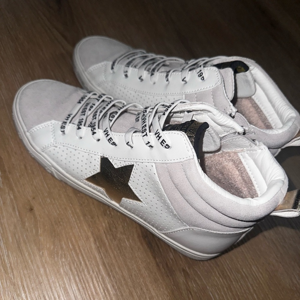 Vintage Havana Sneakers, worn once! Size 9.5 W (fits like 9)